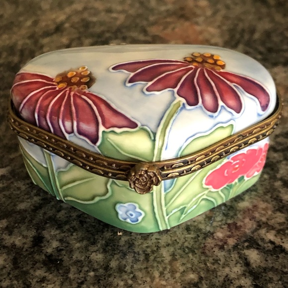 NWOT BENAYA BY INNOVATION ENAMEL TRINKET BOX - Picture 2 of 11